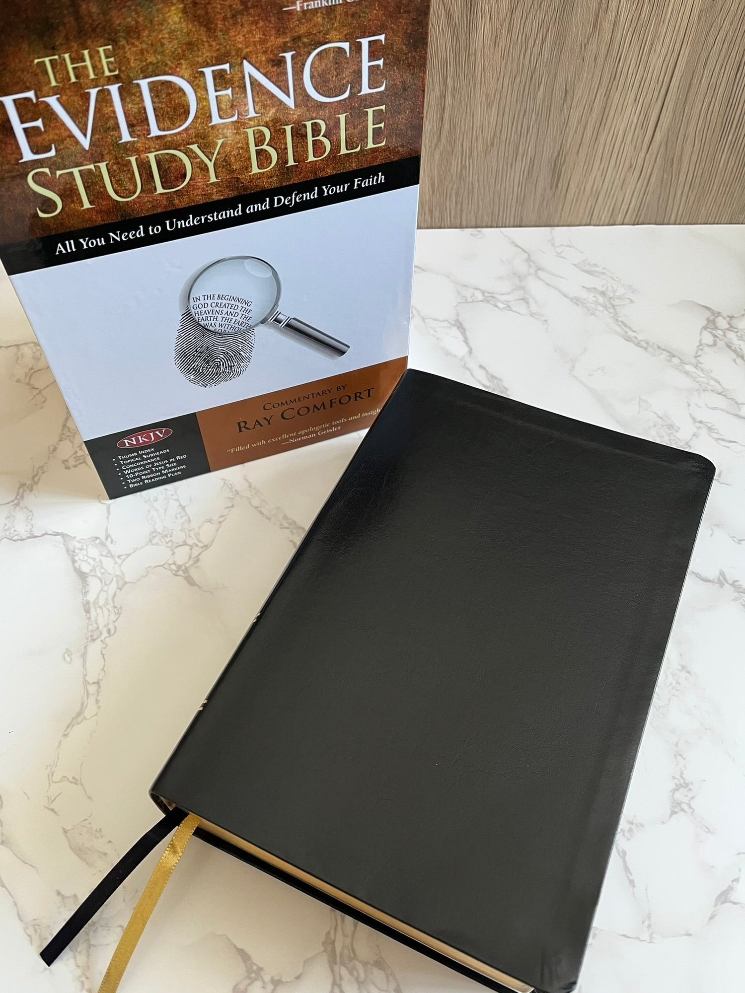 NKJV Evidence Study Bible: Black Recycled Cowhide Leather Bible in a Presentation Box Leather Bound – February 1, 2026